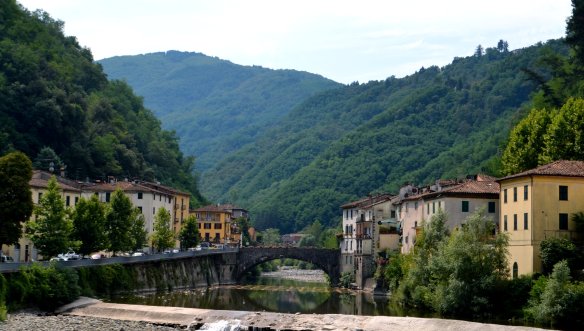 Ponte a Seraglio spans the River Lima in the Bagni di Lucca region